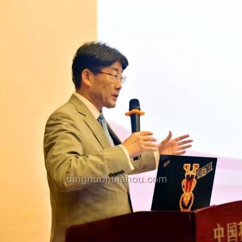 博士头衔原来如此重要：学术与职场的影响力解析
